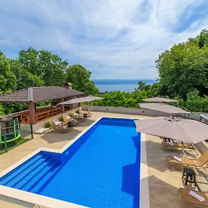 https://apartmani-vesna-opric.primorje-gorskikotar.com